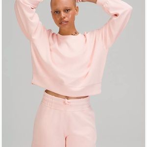 NWT lululemon Perfectly Oversized Cropped Crew 
Softstreme,size 6